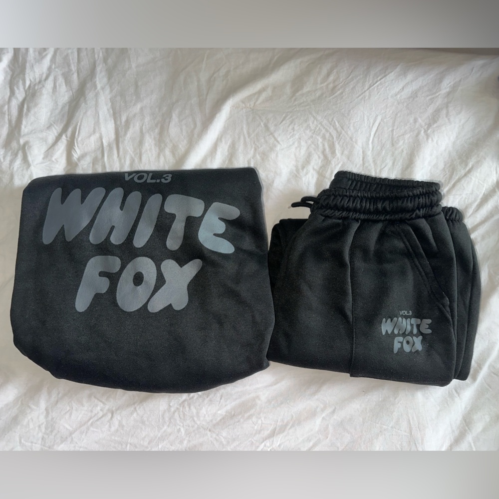 Black White Fox Set